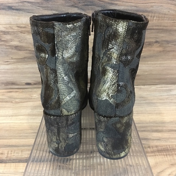 VC Signature By Vince Camuto Ankle Boots - Picture 3 of 8